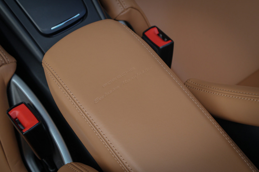 Porsche 911 Speedster 4.0 | VAT REFUNDABLE | HERITAGE PACK | LIFTING | CERAMIC BRAKES | CAMERA | LEATHER AIRVENTS + FULL LEATHER & DASH | SP
