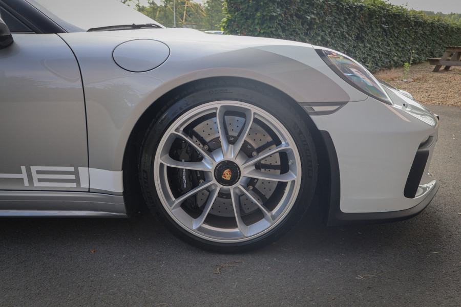 Porsche 911 Speedster 4.0 | VAT REFUNDABLE | HERITAGE PACK | LIFTING | CERAMIC BRAKES | CAMERA | LEATHER AIRVENTS + FULL LEATHER & DASH | SP