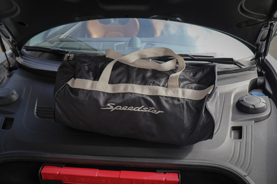 Porsche 911 Speedster 4.0 | VAT REFUNDABLE | HERITAGE PACK | LIFTING | CERAMIC BRAKES | CAMERA | LEATHER AIRVENTS + FULL LEATHER & DASH | SP