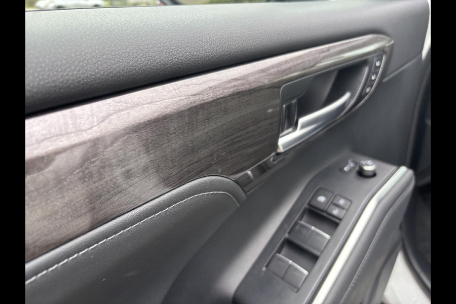 Toyota highlander 2.5 AWD Hybrid Premium 247 PK | 7 Persoons | Panoramadak | 360 graden camera | JBL audio | Head up Display | Stoelverwarming | Achterbank verwarmd | 2 Sets wielen