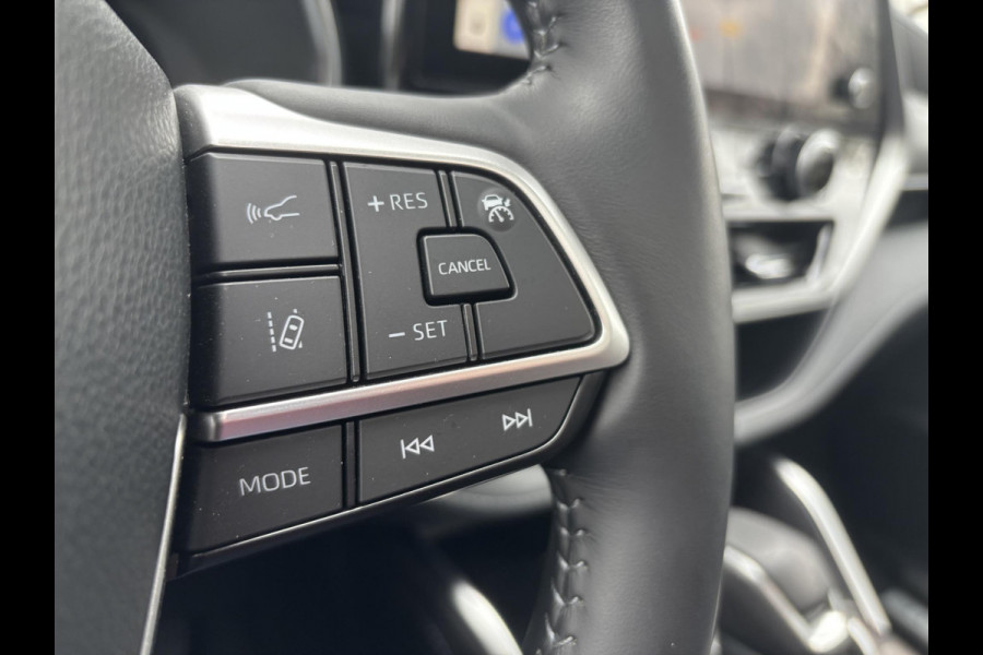 Toyota highlander 2.5 AWD Hybrid Premium 247 PK | 7 Persoons | Panoramadak | 360 graden camera | JBL audio | Head up Display | Stoelverwarming | Achterbank verwarmd | 2 Sets wielen