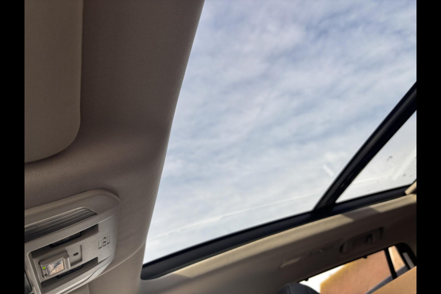 Toyota highlander 2.5 AWD Hybrid Premium 247 PK | 7 Persoons | Panoramadak | 360 graden camera | JBL audio | Head up Display | Stoelverwarming | Achterbank verwarmd | 2 Sets wielen