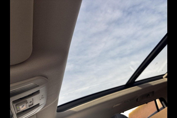 Toyota highlander 2.5 AWD Hybrid Premium 247 PK | 7 Persoons | Panoramadak | 360 graden camera | JBL audio | Head up Display | Stoelverwarming | Achterbank verwarmd | 2 Sets wielen