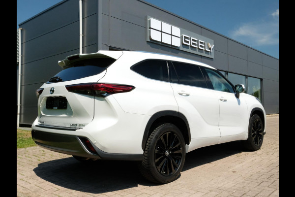 Toyota highlander 2.5 AWD Hybrid Premium 247 PK | 7 Persoons | Panoramadak | 360 graden camera | JBL audio | Head up Display | Stoelverwarming | Achterbank verwarmd | 2 Sets wielen