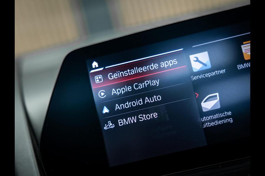 BMW 8 Serie M8 Competition | Harman Kardon | Stoelventilatie | Head-up display | Carbon interieur |