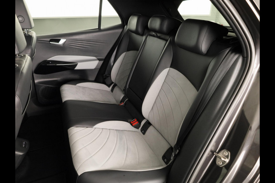 Volkswagen ID.3 Pro Edition 58 kWh | SoH 94,14%| 204PK | Navigatie | Lichtmetalen velgen | Parkeersensoren voor en achter | Half leder |