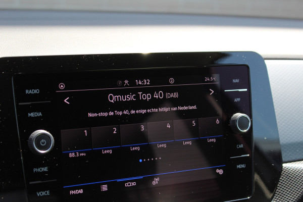 Volkswagen T-Cross 1.0 TSI Life Edition Automaat | Parkeersensoren | Adaptieve Cruise Control