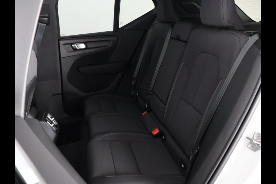 Volvo XC40 RECHARGE TWIN PRO AWD SOD ACCU 93% GARANTIE 9-2031 SCHUIF/ PANORAMADAK. WARMTEPOMP. DIGITAAL DASHBOARD.