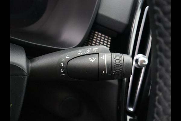 Volvo XC40 RECHARGE TWIN PRO AWD SOD ACCU 93% GARANTIE 9-2031 SCHUIF/ PANORAMADAK. WARMTEPOMP. DIGITAAL DASHBOARD.
