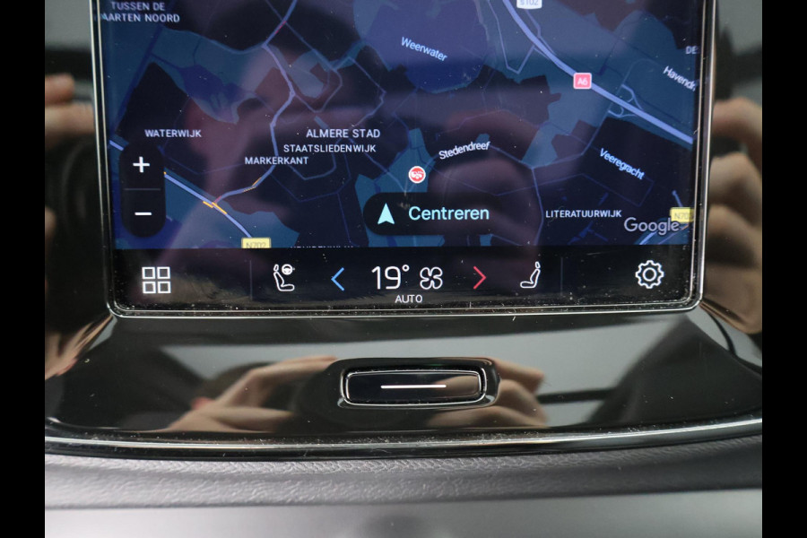 Volvo XC40 RECHARGE TWIN PRO AWD SOD ACCU 93% GARANTIE 9-2031 SCHUIF/ PANORAMADAK. WARMTEPOMP. DIGITAAL DASHBOARD.