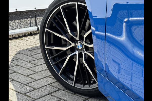 BMW 1-serie 118i High Executive Edition NL-AUTO | M-PAKKET | LEDER | SFEER VERLICHTING