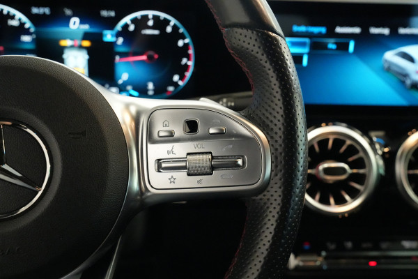 Mercedes-Benz B-Klasse 200 Premium AMG Full-led Navigatie Carbon