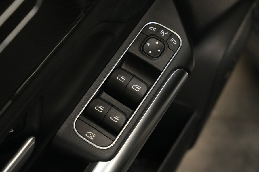 Mercedes-Benz B-Klasse 200 Premium AMG Full-led Navigatie Carbon