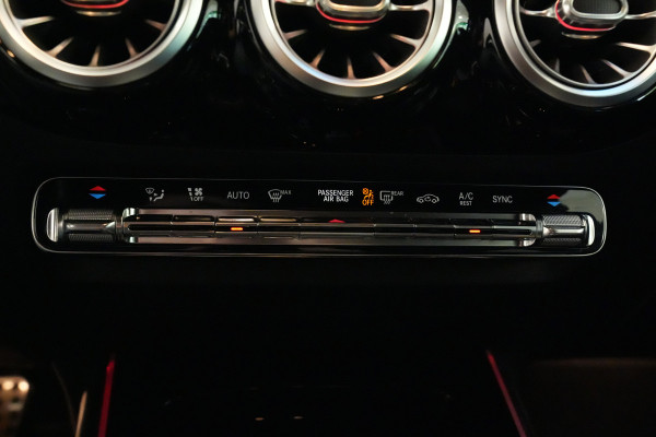Mercedes-Benz B-Klasse 200 Premium AMG Full-led Navigatie Carbon