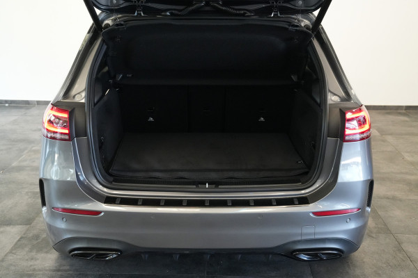 Mercedes-Benz B-Klasse 200 Premium AMG Full-led Navigatie Carbon