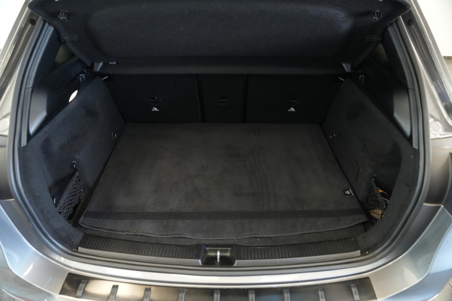 Mercedes-Benz B-Klasse 200 Premium AMG Full-led Navigatie Carbon
