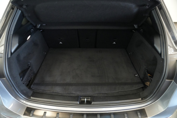 Mercedes-Benz B-Klasse 200 Premium AMG Full-led Navigatie Carbon