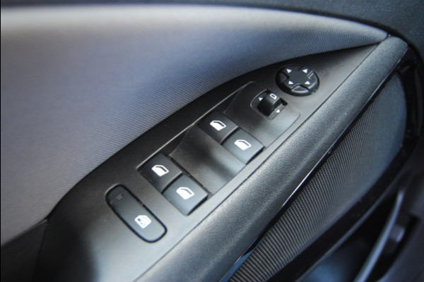 Opel Crossland X 1.2 T. Online Ed. | Cruise | Carplay | Airco