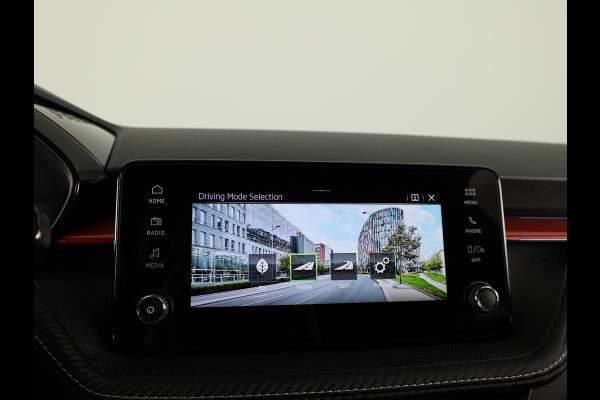 Škoda Fabia 1.0 TSI Monte Carlo 115 pk Automaat (DSG) | Verlengde garantie | Navigatie via App | Parkeersensoren | Achteruitrijcamera | Adaptieve cruise control | Stoelverwarming |