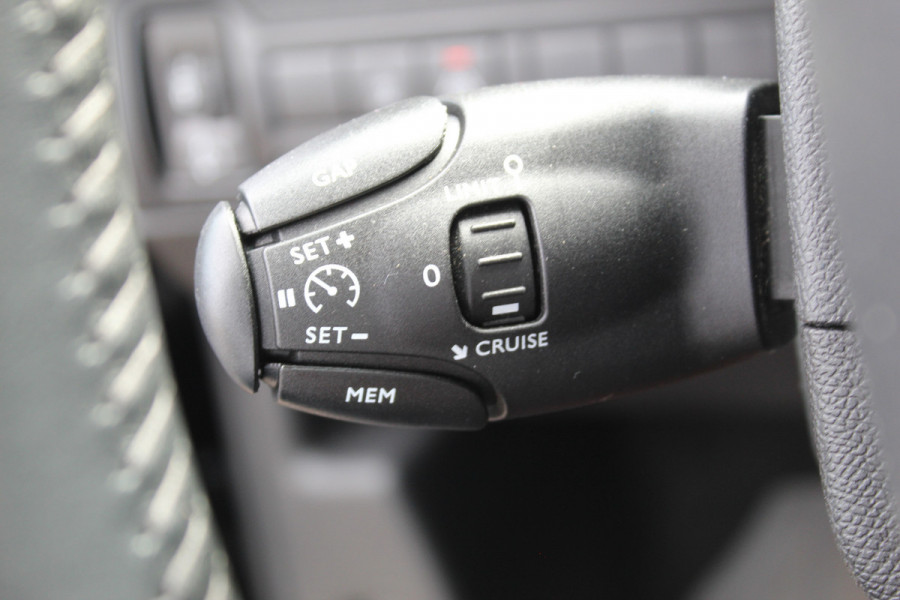 Peugeot 308 SW 1.2 Turbo 131 PK Blue Lease Allure Erg nette en goed onderhouden Peugeot 308 360 Camera, Navigatie, Clima, pdc, lmv