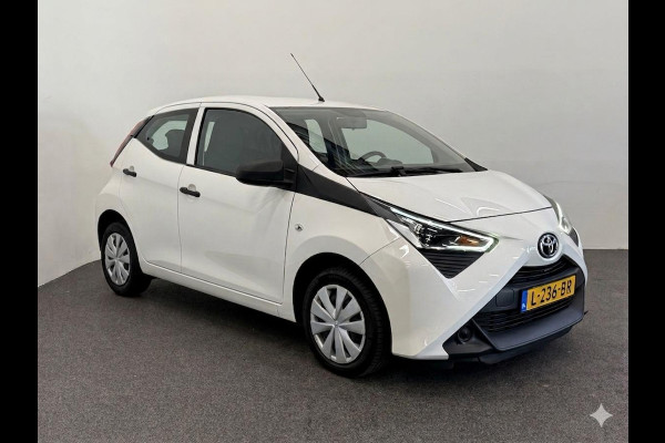 Toyota Aygo 1.0 VVT-i x-fun Airco Bluetooth Centrale vergrendeling + afstand bediening Electrische ramen Led 5 Deurs