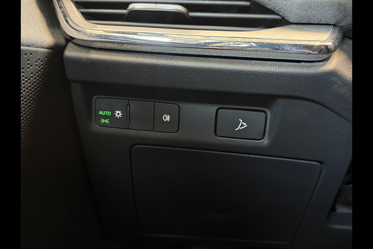 Škoda ENYAQ iV 60 Loft 62 kWh Black Style Pack Head Up Camera Navi 19 inch CarPlay LED Climate Cruise