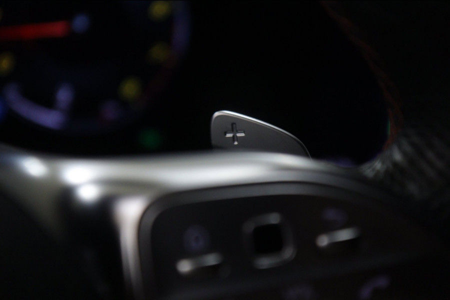 Mercedes-Benz A-Klasse 250 4MATIC AMG-LINE /PANO/CARPLAY/MEMORY/360CAM/VOL