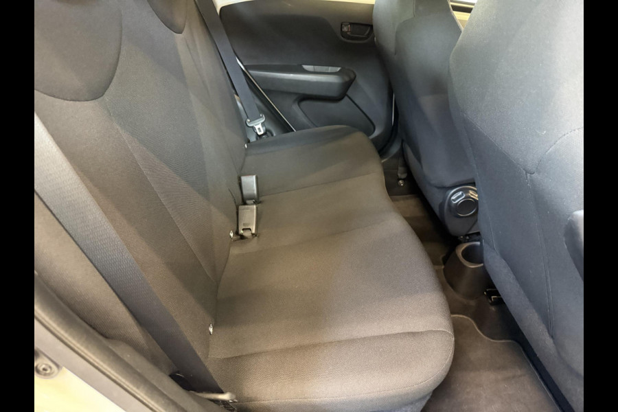 Toyota Aygo 1.0 VVT-i x-fun Airco Bluetooth Centrale vergrendeling + afstand bediening Electrische ramen Led 5 Deurs
