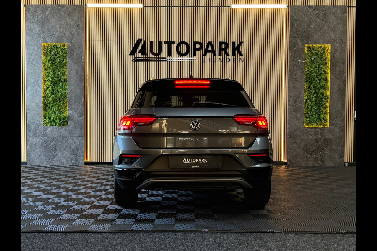 Volkswagen T-Roc 1.5 TSI Sport Business R-Line VIRTUAL|DEALER ONDERHOUDEN|CARPLAY|SFEERVERLICHTING|18INCH|NIGHTPAKKET|NAP|NL AUTO|