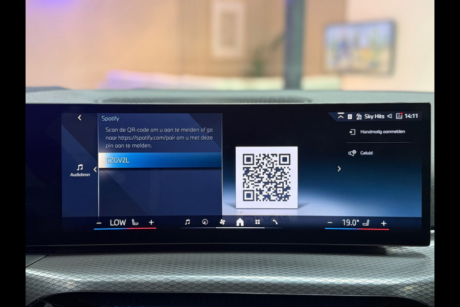 BMW 3 Serie Touring 330e M Sport High Executive | Trekhaak | 360° Camera | ACC | Memory | CarPlay | BTW