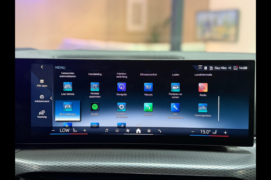 BMW 3 Serie Touring 330e M Sport High Executive | Trekhaak | 360° Camera | ACC | Memory | CarPlay | BTW