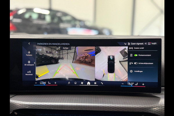 BMW 3 Serie Touring 330e M Sport High Executive | Trekhaak | 360° Camera | ACC | Memory | CarPlay | BTW