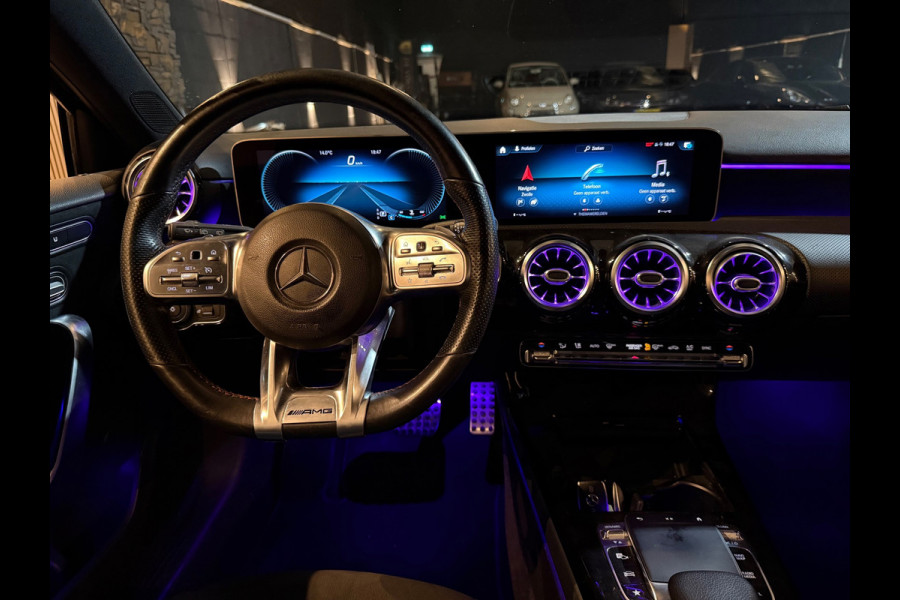 Mercedes-Benz A-Klasse 220 AMG | Sfeerverlichting | Pano | Night-pakket