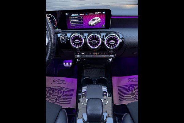Mercedes-Benz A-Klasse 220 AMG | Sfeerverlichting | Pano | Night-pakket