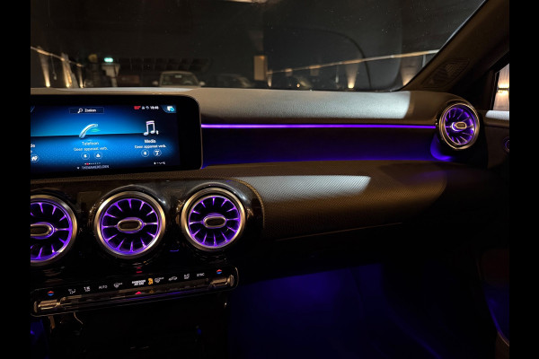 Mercedes-Benz A-Klasse 220 AMG | Sfeerverlichting | Pano | Night-pakket