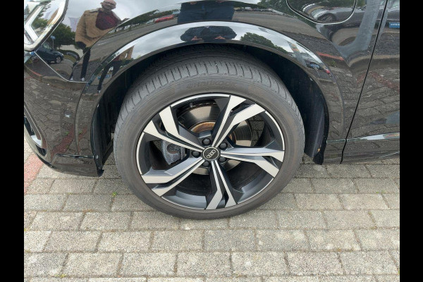 Audi Q3 Sportback 45 TFSI e S Edition |  S-Line | Lederen bekleding | Trekhaak | 20 inch | Adaptive cruise control| Sonos 3D Premium sound | 360 graden camera's | Stoelverwarming