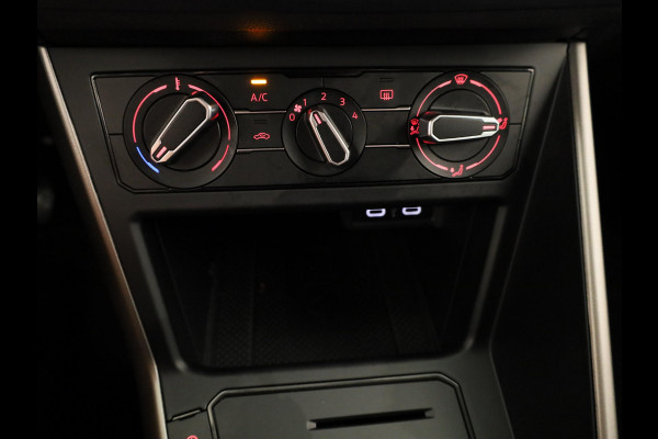 Volkswagen Polo 1.0 TSI Comfortline 95 pk | Navigatie | Parkeersensoren | Adaptieve cruise control | Apple Carplay/Android Auto |