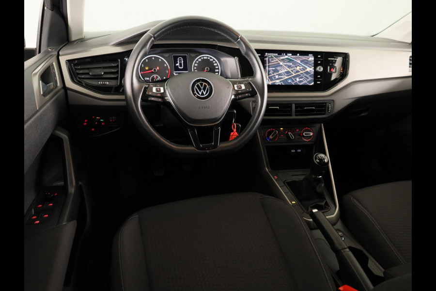 Volkswagen Polo 1.0 TSI Comfortline 95 pk | Navigatie | Parkeersensoren | Adaptieve cruise control | Apple Carplay/Android Auto |