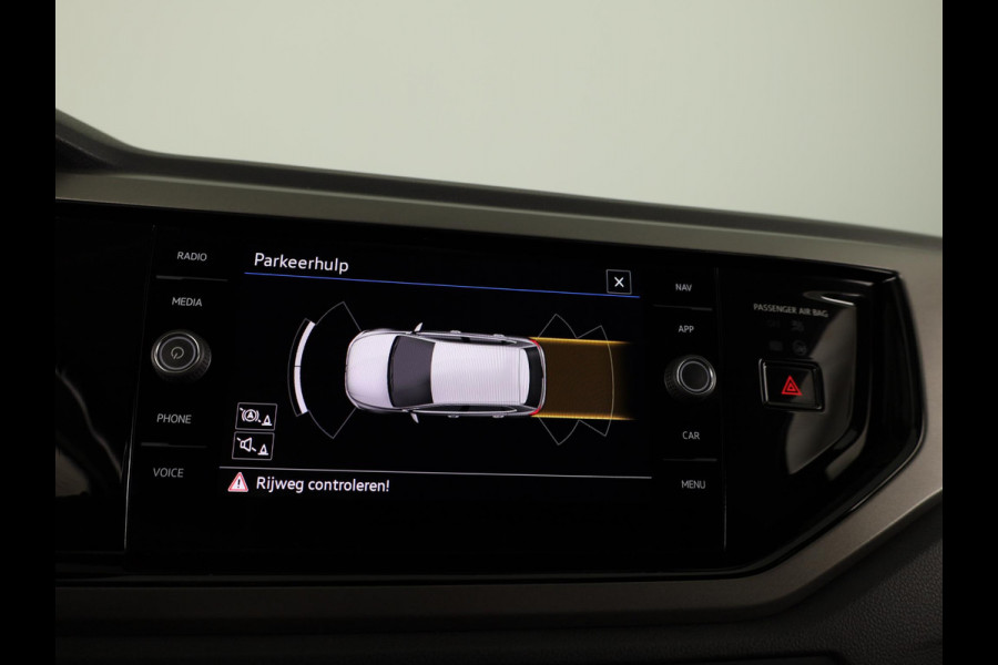 Volkswagen Polo 1.0 TSI Comfortline 95 pk | Navigatie | Parkeersensoren | Adaptieve cruise control | Apple Carplay/Android Auto |