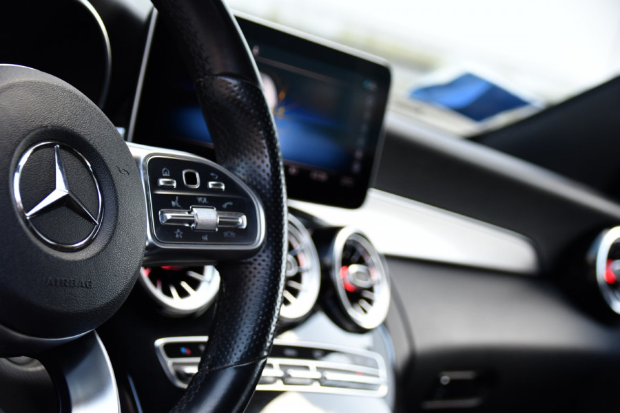 Mercedes-Benz C-Klasse 200 Premium Plus AMG Virtual, Cruise, Carplay, Stoelverwarming, Sfeer, Camera, 184pk, LED, Leder, Uniek!