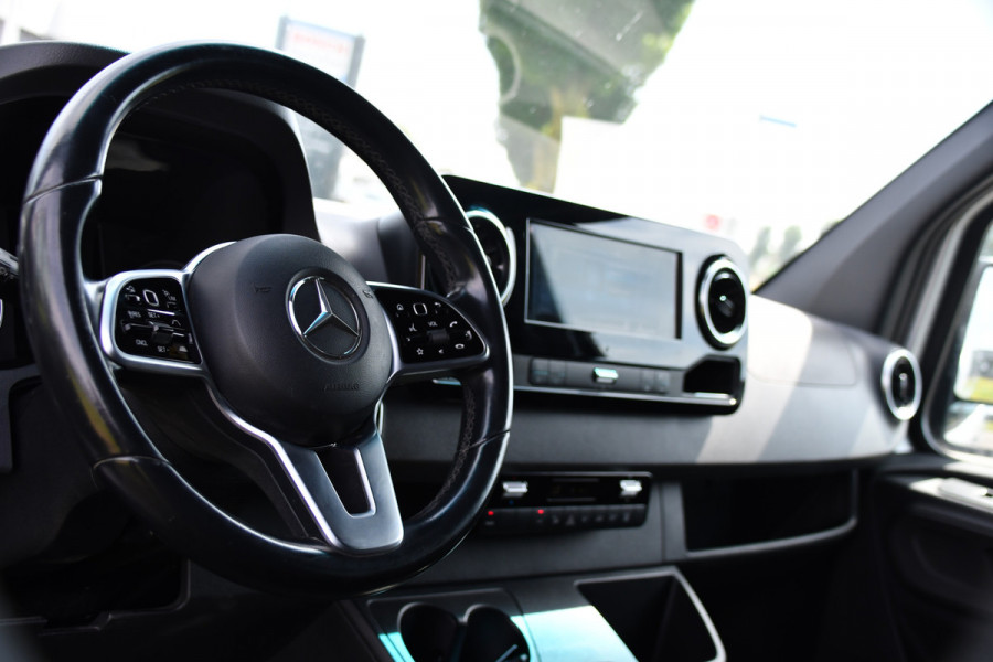 Mercedes-Benz Sprinter 316 2.2 CDI L2H2 DC PB Edition Adaptieve Cruise, Camera, Carplay, LED, 164pk, Stoelverwarming, Trekhaak, Automaat, 10,5'' Mbux, Standkachel, Uniek!