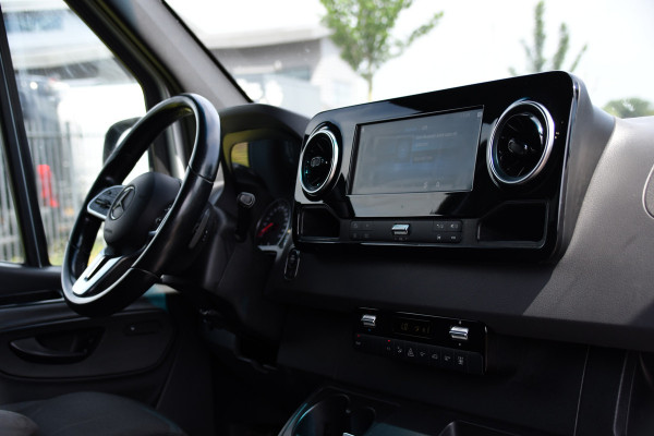 Mercedes-Benz Sprinter 316 2.2 CDI L2H2 DC PB Edition Adaptieve Cruise, Camera, Carplay, LED, 164pk, Stoelverwarming, Trekhaak, Automaat, 10,5'' Mbux, Standkachel, Uniek!