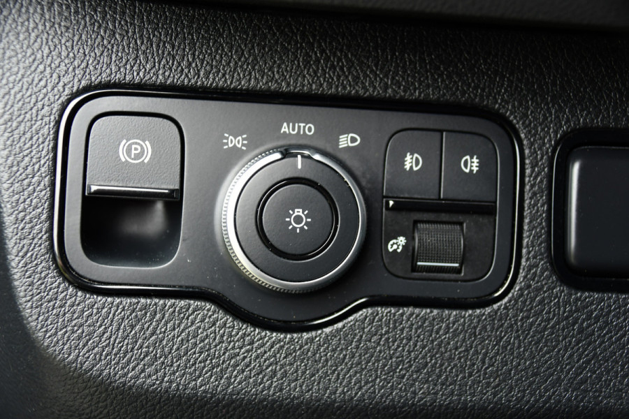 Mercedes-Benz Sprinter 315 1.9 CDI L2H2 AMG Edition Adaptieve Cruise, Camera, Carplay, 150pk, LED, Dodehoek, Sensoren, Multimedia, Uniek!