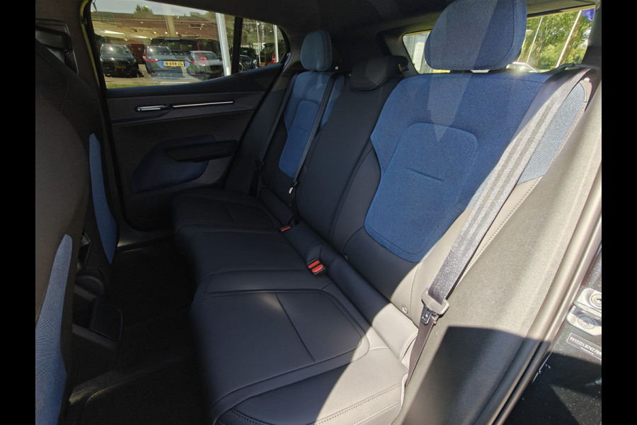 Volvo EX30 Extended Range 272PK Plus Europa 69 kWh | Climate pack | H&K | ACC | Blis | Elektr. stoel