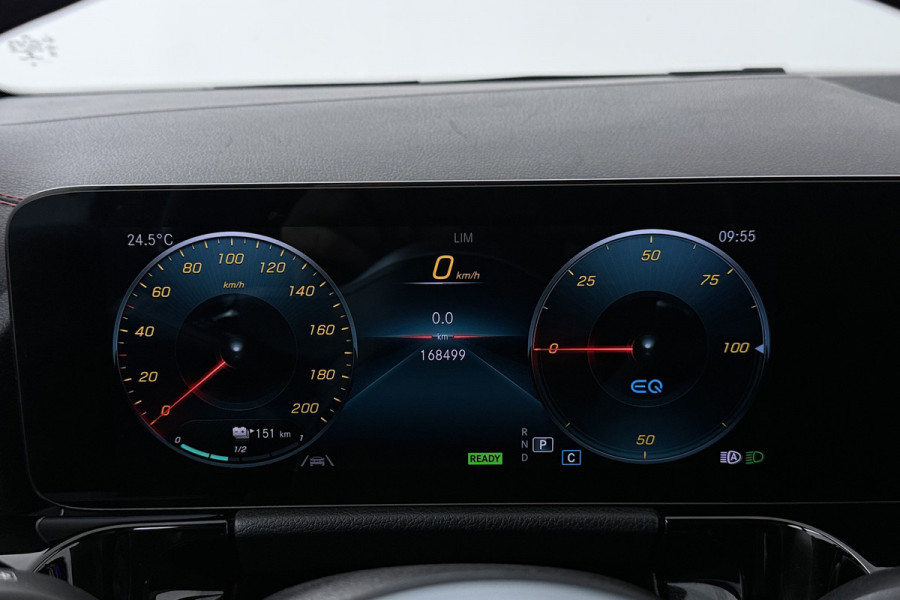 Mercedes-Benz EQA 250 Business Solution AMG 67 kWh (STOELVERWARMING, SFEERVERLICHTING, CAMERA, PARKEERSENSOREN)