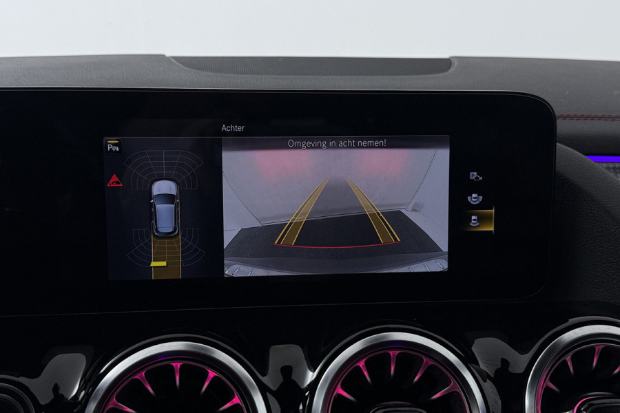 Mercedes-Benz EQA 250 Business Solution AMG 67 kWh (STOELVERWARMING, SFEERVERLICHTING, CAMERA, PARKEERSENSOREN)
