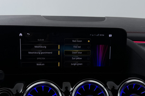 Mercedes-Benz EQA 250 Business Solution AMG 67 kWh (STOELVERWARMING, SFEERVERLICHTING, CAMERA, PARKEERSENSOREN)