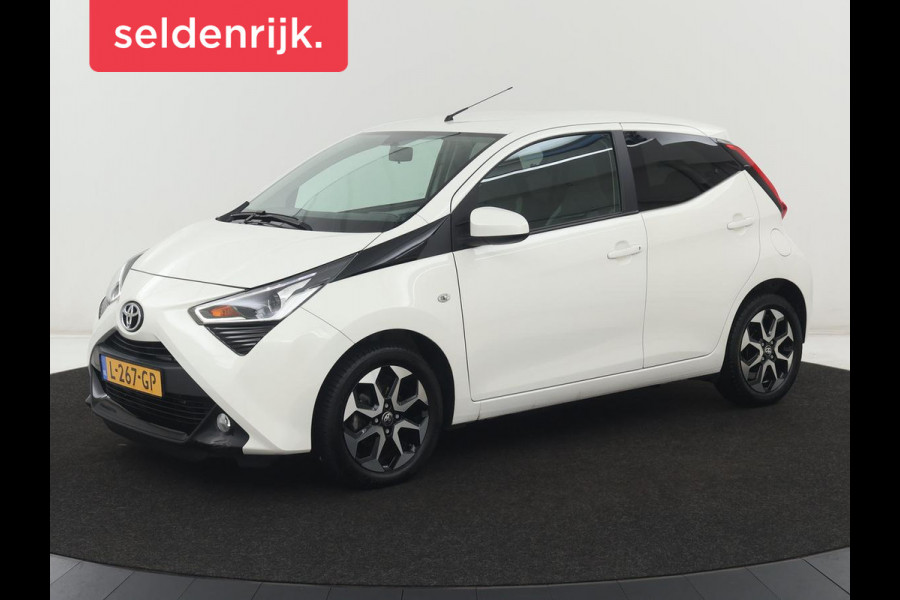 Toyota Aygo 1.0 VVT-i x-joy | Carplay | Camera | DAB | Climate control | Speedlimiter | Bluetooth
