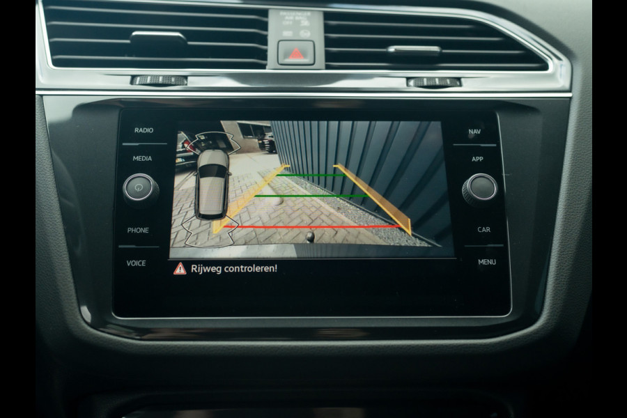 Volkswagen Tiguan 1.5 TSI R-Line Business | Black Style | Trekhaak wegkl. | Camera | IQ Light | Prijs Rijklaar!!
