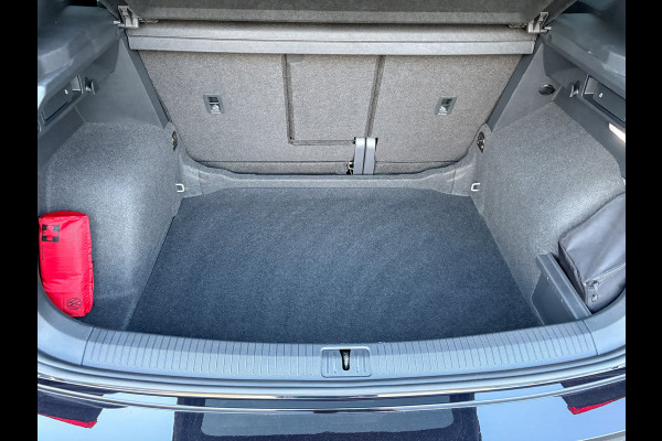 Volkswagen Tiguan 1.5 TSI R-Line Business | Black Style | Trekhaak wegkl. | Camera | IQ Light | Prijs Rijklaar!!